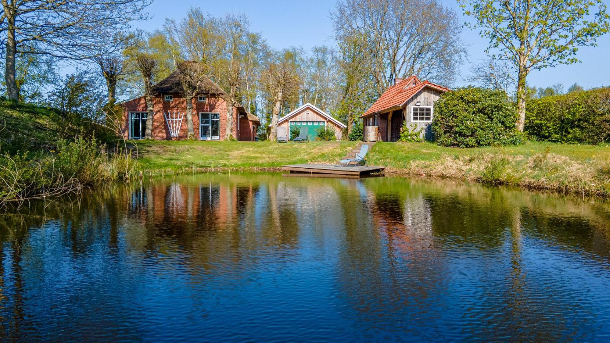 Villa Hübsches Reetdach-Ostfriesenhaus Südbrookmerland Exterior foto